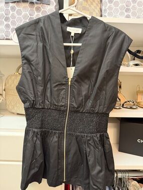 entro Black Zip-Front Sleeveless Smocked Waist Top